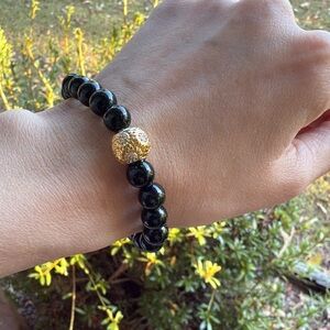 Sophisticated Black and Gold Beaded Bracelet